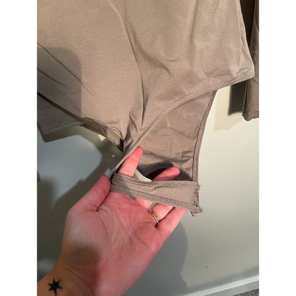 Abercrombie & Fitch A&F Modal Blend Collection Taupe Long‎ Sleeve Basic Bodysuit - Picture 8 of 10